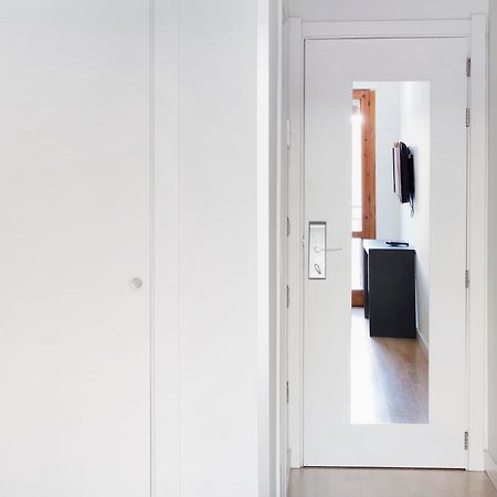 Hospedium Hostal Un Punto Chic Huesca Bagian luar foto