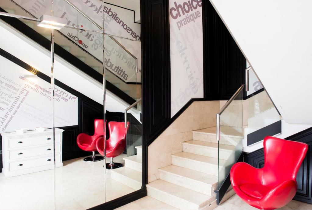 Hospedium Hostal Un Punto Chic Huesca Bagian luar foto